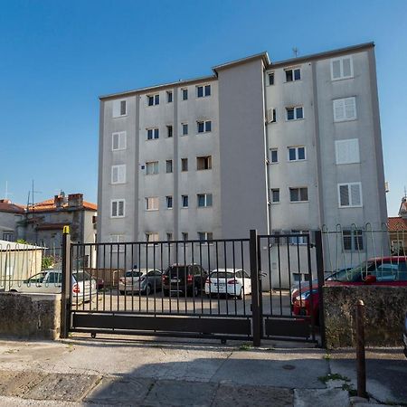 Apartman Izis Centar Pule Pula Luaran gambar