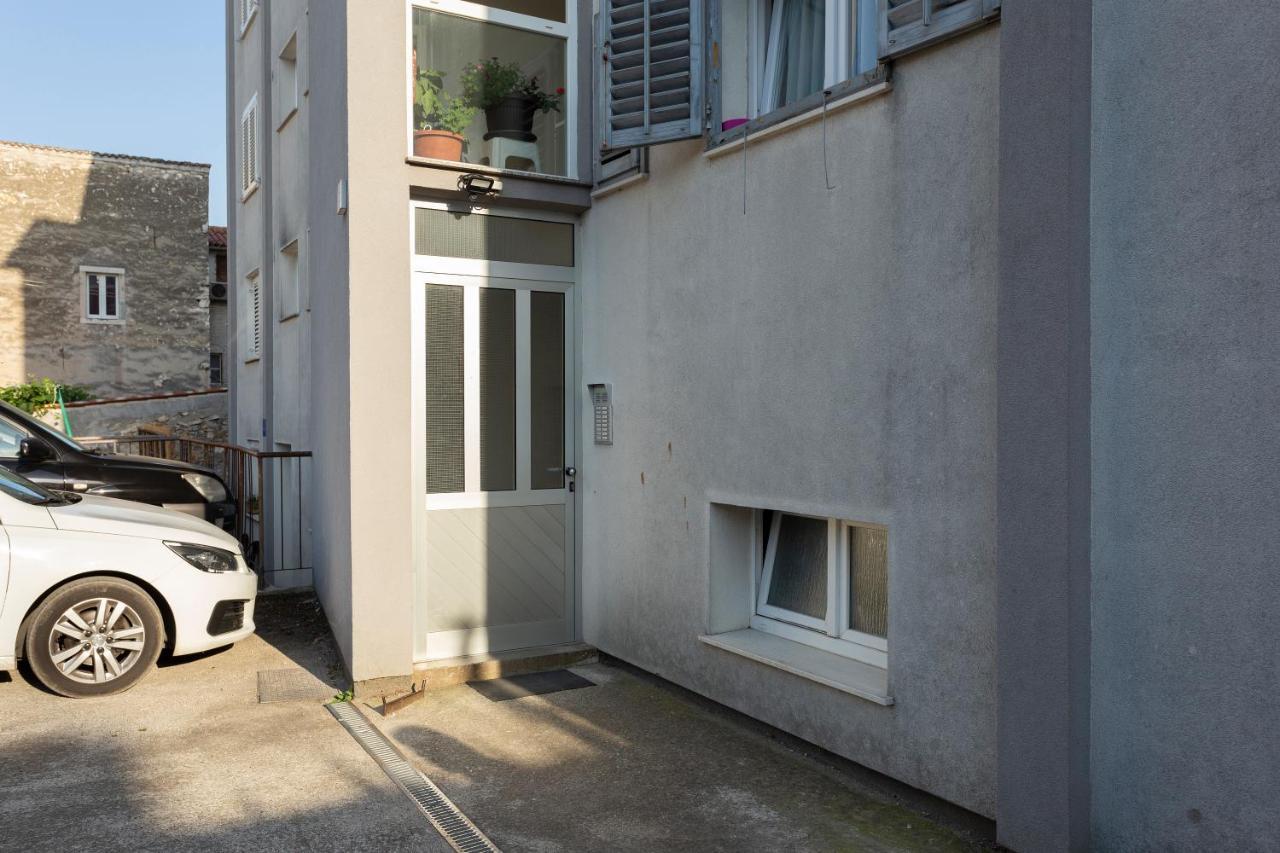 Apartman Izis Centar Pule Pula Luaran gambar